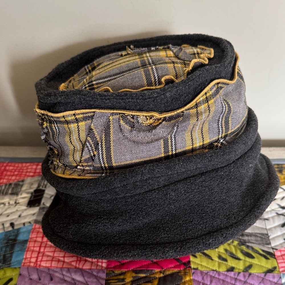 Gant Fleece & Plaid Hat